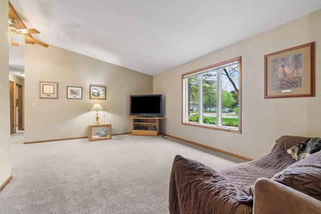 9069 Jeffery Avenue S, Cottage Grove, MN 55016