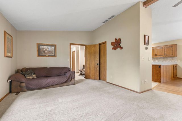 9069 Jeffery Avenue S, Cottage Grove, MN 55016