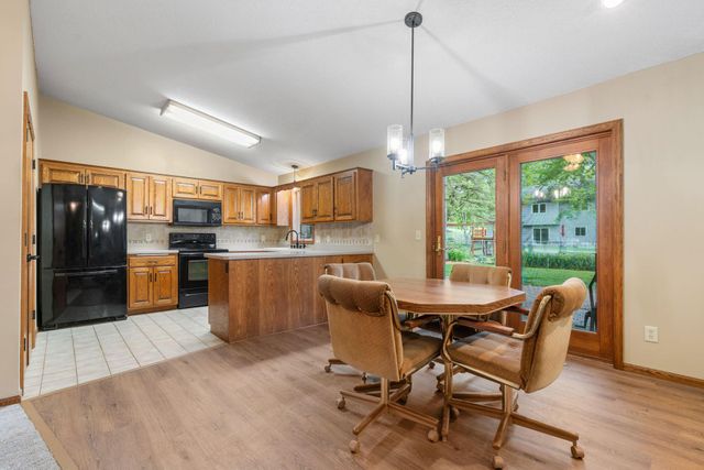9069 Jeffery Avenue S, Cottage Grove, MN 55016