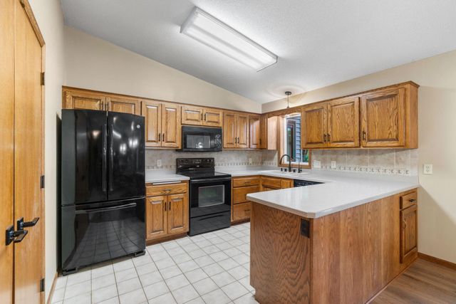 9069 Jeffery Avenue S, Cottage Grove, MN 55016