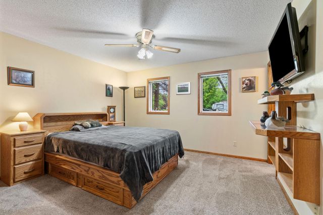 9069 Jeffery Avenue S, Cottage Grove, MN 55016