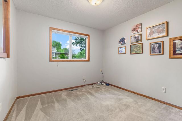 9069 Jeffery Avenue S, Cottage Grove, MN 55016