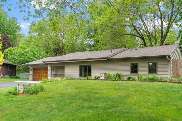 9069 Jeffery Avenue S, Cottage Grove, MN 55016