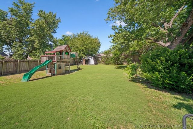 1404 N Dogwood Street, Owasso, OK 74055