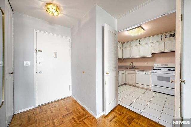 2100 Linwood 17C, Fort Lee, NJ 07024