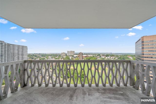 2100 Linwood 17C, Fort Lee, NJ 07024