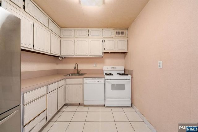 2100 Linwood 17C, Fort Lee, NJ 07024