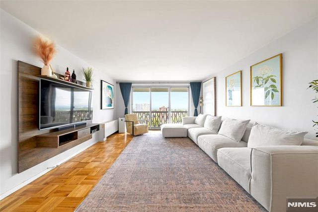 2100 Linwood 17C, Fort Lee, NJ 07024