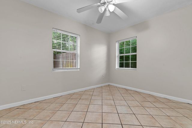 602 LUNA Court, Jacksonville, FL 32205
