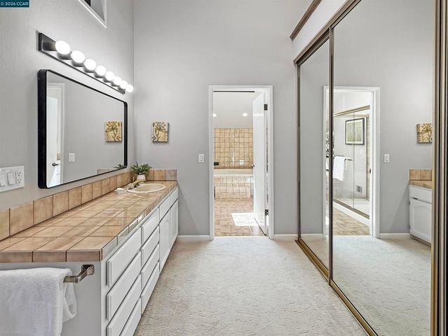 130 Hillcroft Way, Walnut Creek, CA 94597