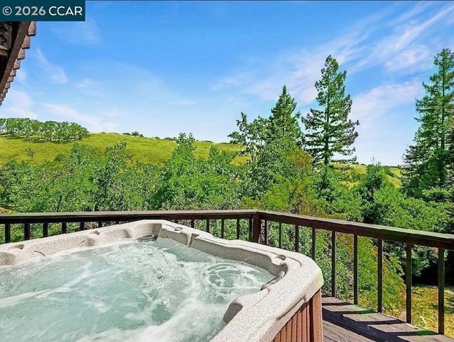 130 Hillcroft Way, Walnut Creek, CA 94597