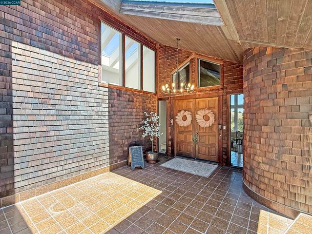 130 Hillcroft Way, Walnut Creek, CA 94597