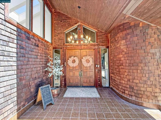 130 Hillcroft Way, Walnut Creek, CA 94597