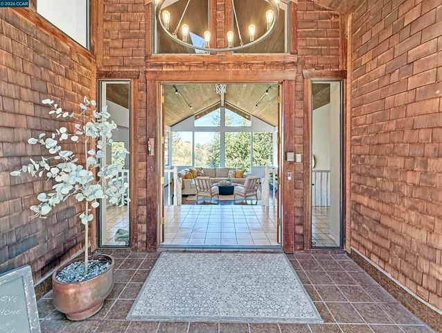 130 Hillcroft Way, Walnut Creek, CA 94597