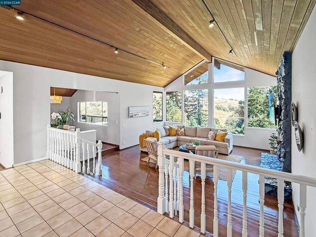 130 Hillcroft Way, Walnut Creek, CA 94597