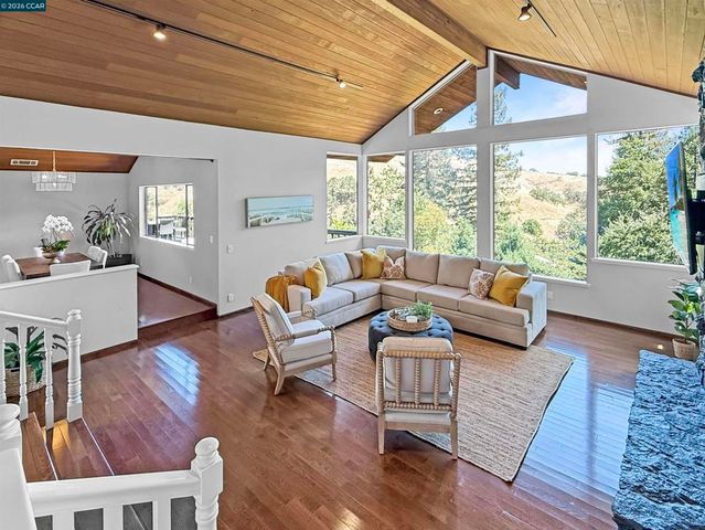 130 Hillcroft Way, Walnut Creek, CA 94597