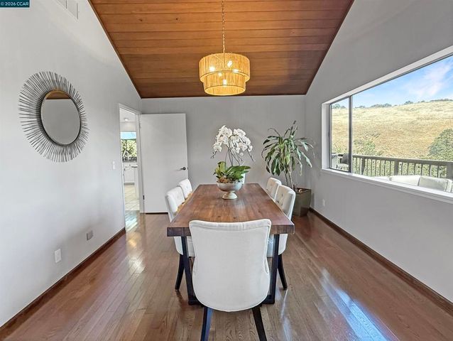 130 Hillcroft Way, Walnut Creek, CA 94597