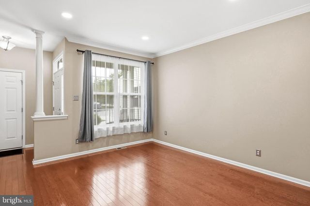 53 OVERLOOK DR, Mount Laurel, NJ 08054
