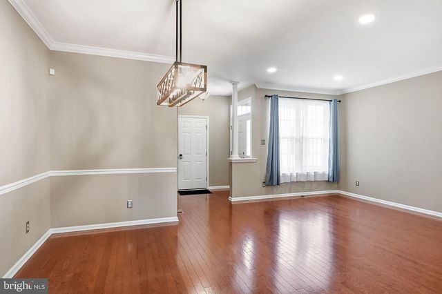 53 OVERLOOK DR, Mount Laurel, NJ 08054