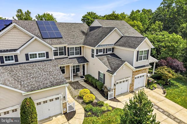 53 OVERLOOK DR, Mount Laurel, NJ 08054