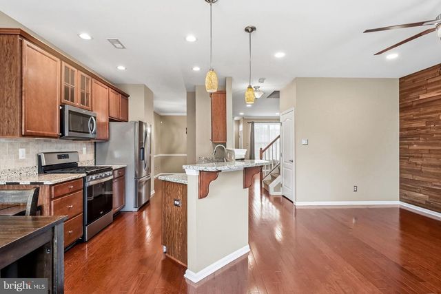 53 OVERLOOK DR, Mount Laurel, NJ 08054