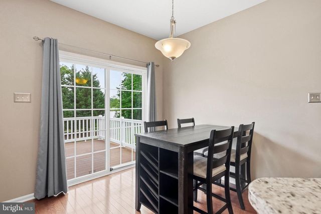 53 OVERLOOK DR, Mount Laurel, NJ 08054