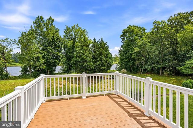 53 OVERLOOK DR, Mount Laurel, NJ 08054