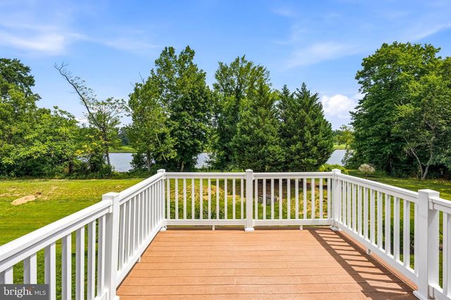 53 OVERLOOK DR, Mount Laurel, NJ 08054