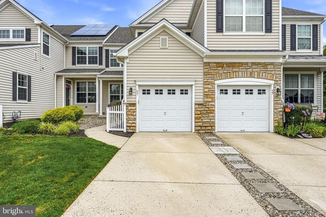 53 OVERLOOK DR, Mount Laurel, NJ 08054