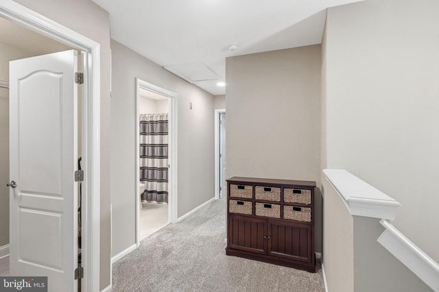 53 OVERLOOK DR, Mount Laurel, NJ 08054