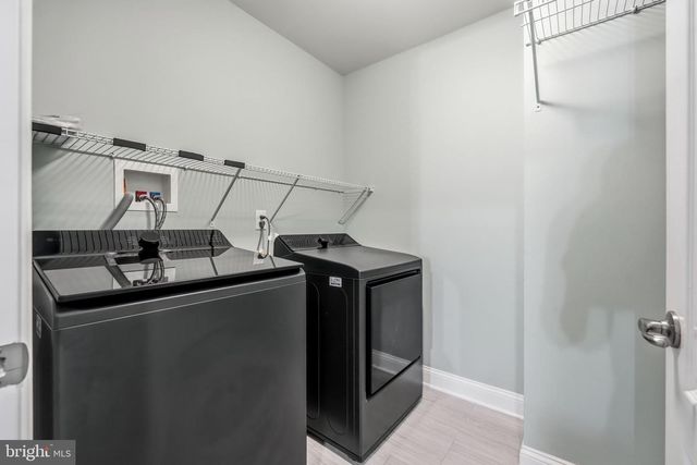 53 OVERLOOK DR, Mount Laurel, NJ 08054
