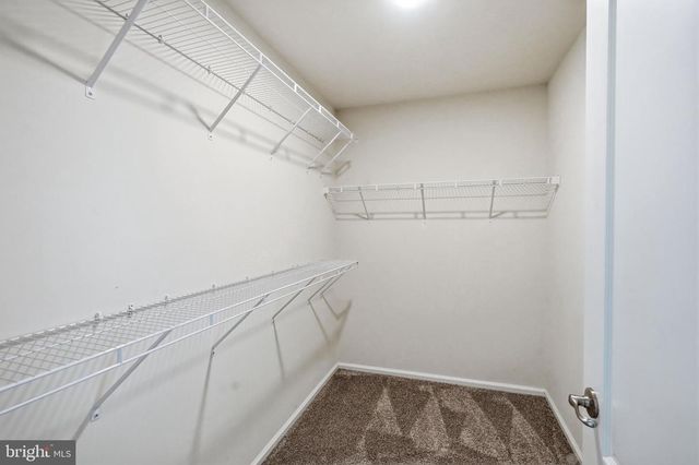 53 OVERLOOK DR, Mount Laurel, NJ 08054