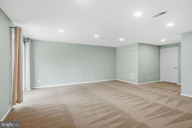 53 OVERLOOK DR, Mount Laurel, NJ 08054