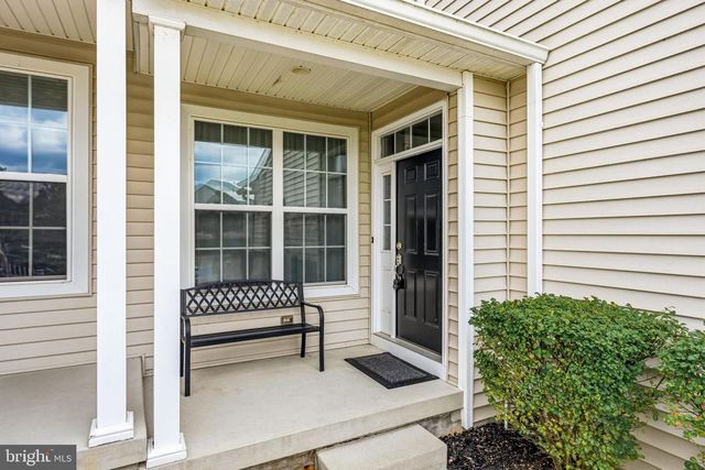 53 OVERLOOK DR, Mount Laurel, NJ 08054