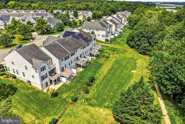 53 OVERLOOK DR, Mount Laurel, NJ 08054