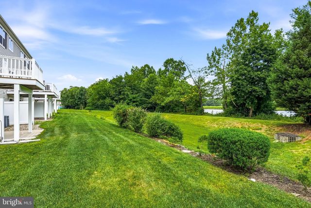53 OVERLOOK DR, Mount Laurel, NJ 08054