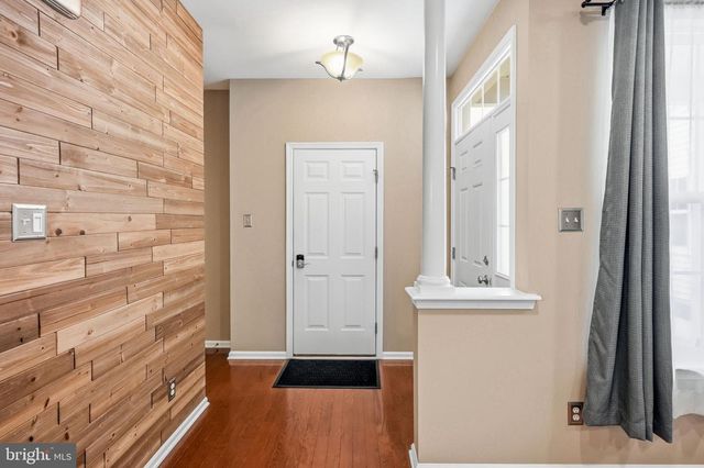 53 OVERLOOK DR, Mount Laurel, NJ 08054