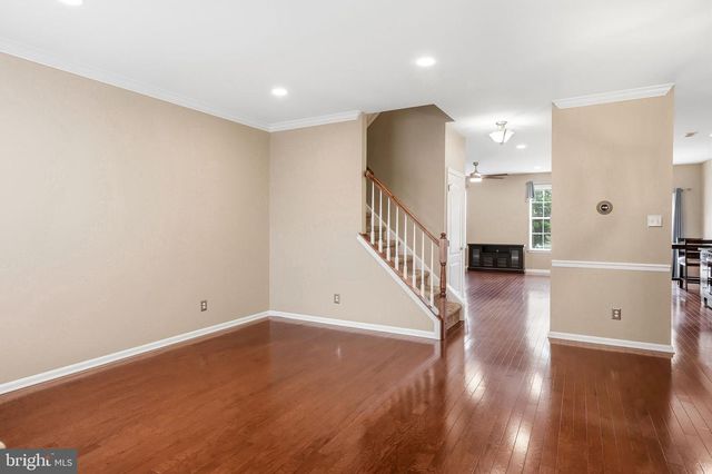 53 OVERLOOK DR, Mount Laurel, NJ 08054