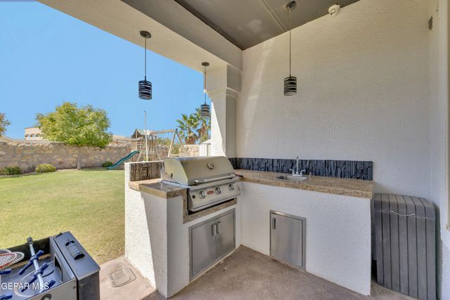 331 EMERALD RISE Drive, Horizon City, TX 79928