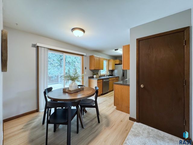 5504 W 32nd St Street, Sioux Falls, SD 57106