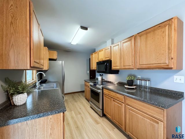 5504 W 32nd St Street, Sioux Falls, SD 57106