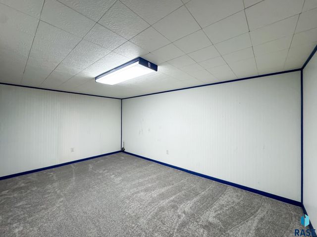 5504 W 32nd St Street, Sioux Falls, SD 57106