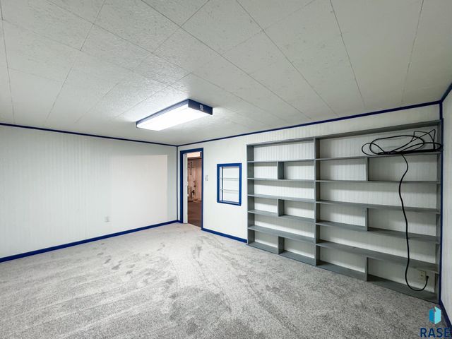 5504 W 32nd St Street, Sioux Falls, SD 57106