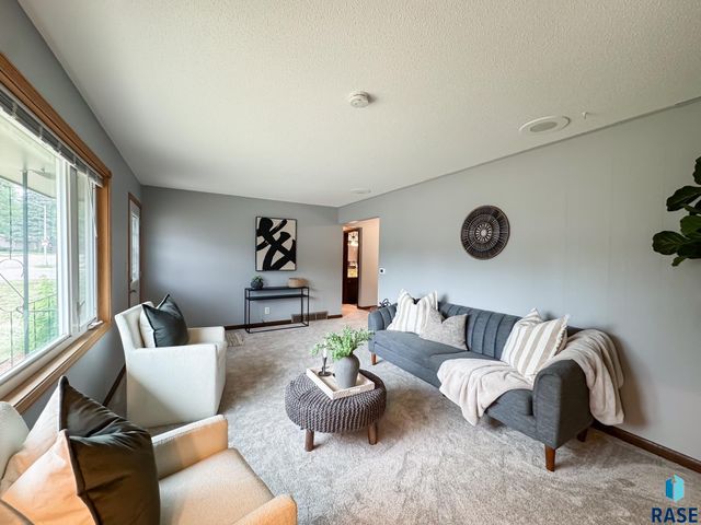 5504 W 32nd St Street, Sioux Falls, SD 57106