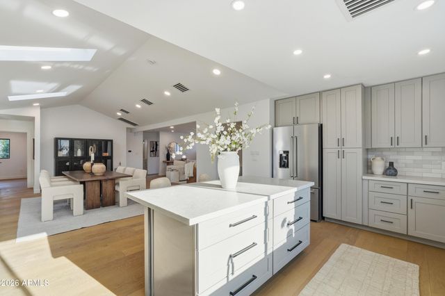 4912 E COLUMBINE Drive, Scottsdale, AZ 85254