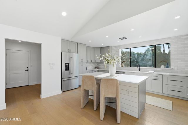 4912 E COLUMBINE Drive, Scottsdale, AZ 85254