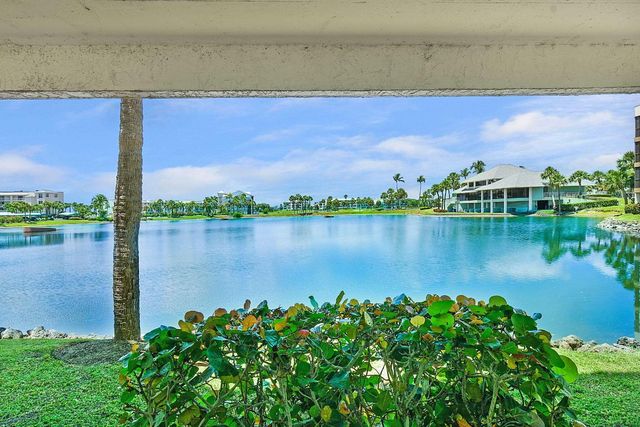 221 NE Plantation Road 211, Stuart, FL 34996