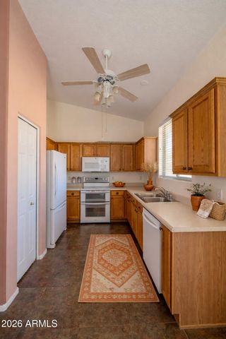 8820 E RAINIER Drive, Gold Canyon, AZ 85118