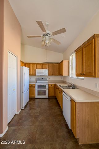 8820 E RAINIER Drive, Gold Canyon, AZ 85118