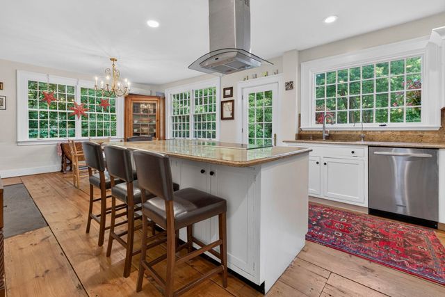 27 Haverhill Road, Chester, NH 03036
